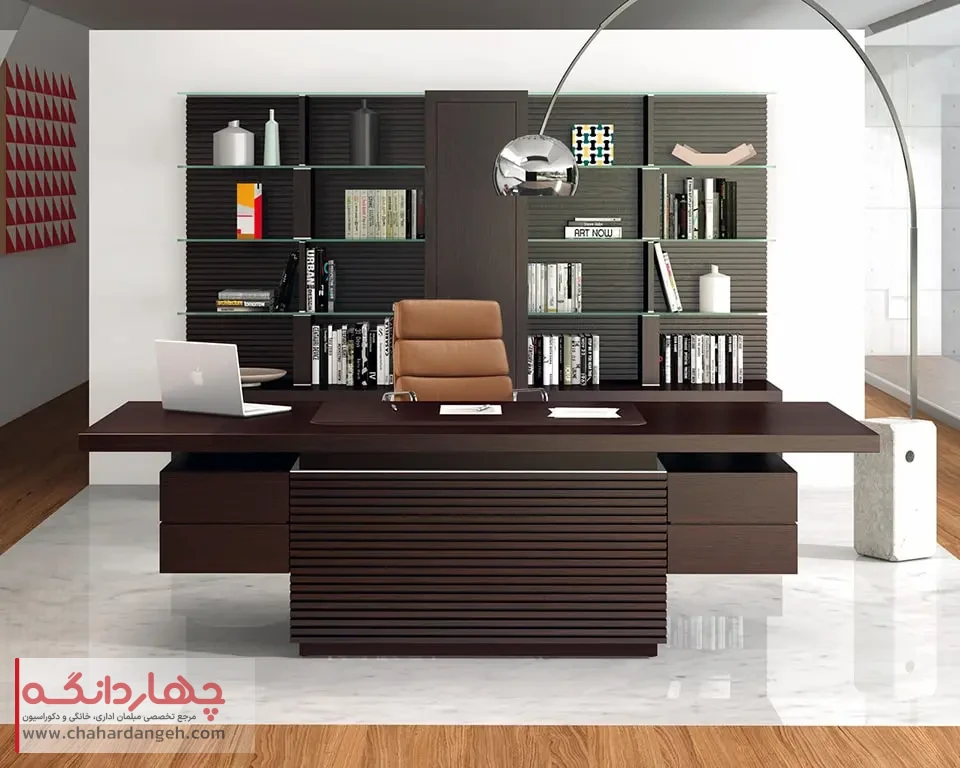 طراحی کتابخانه پشت میز مدیریت
